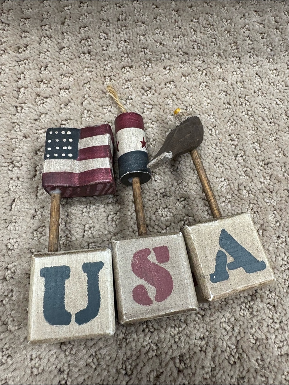Rustic Star Garland and USA Shelf Sitters - Picture 7 of 12